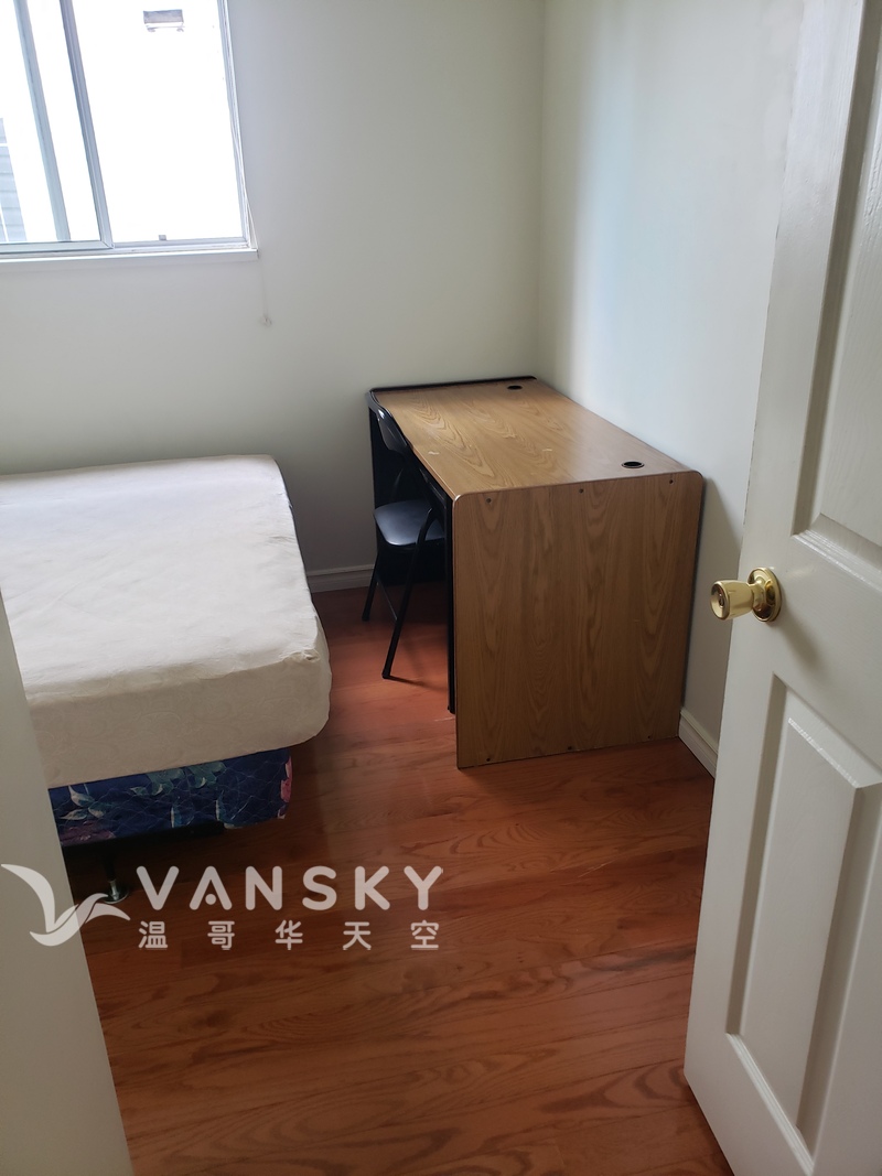 251228121742_bedroom 2.jpeg